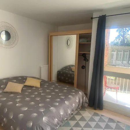 Bel Dans Avec Balcon