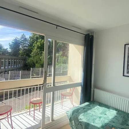 Bel Dans Avec Balcon