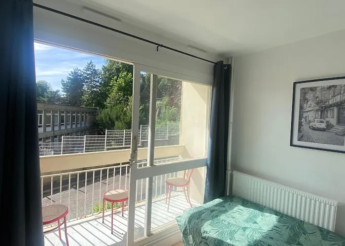 Bel Dans Avec Balcon